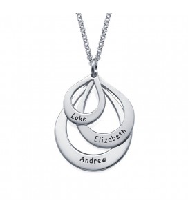 Engraved circles necklace for mom